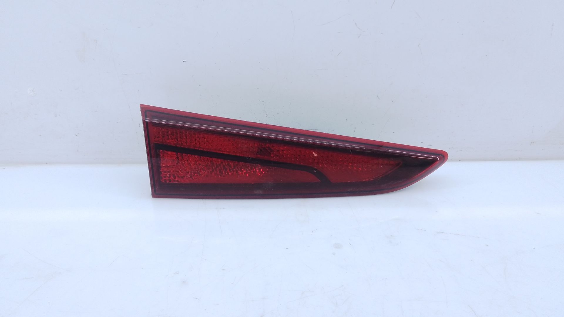 PILOTO TRASERO IZQUIERDO PORTON HYUNDAI KONA (OS, OSE, OSI) 92403J9500 / E2-B5-24-2 92403J9500E2B5242