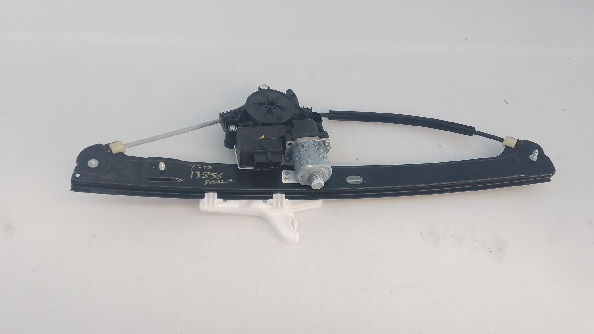 ELEVALUNAS TRASERO DERECHO SKODA SCALA (NW1) 5Q0959408D / E1-A5-40-2 5Q0959408DE1A5402