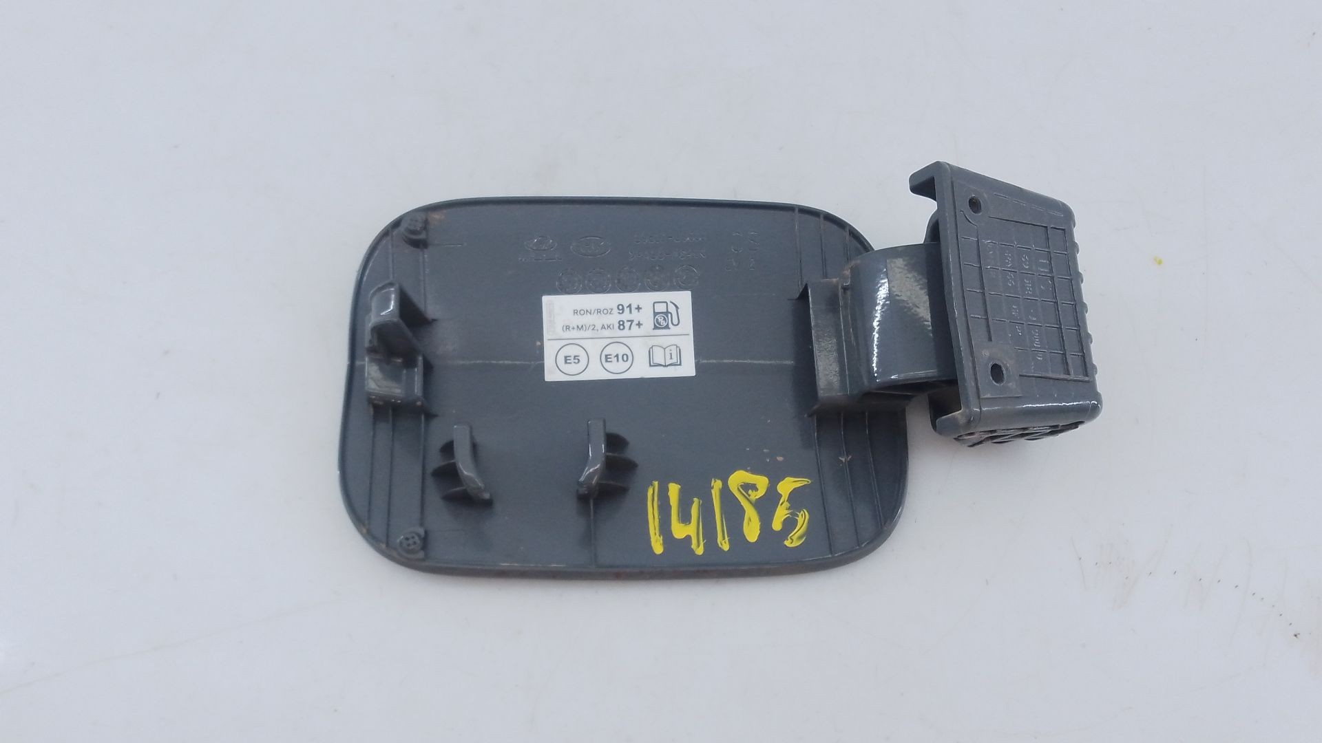TAPA EXTERIOR COMBUSTIBLE HYUNDAI KONA (OS, OSE, OSI) E2-B5-9-2 E2B592 - Vista 3