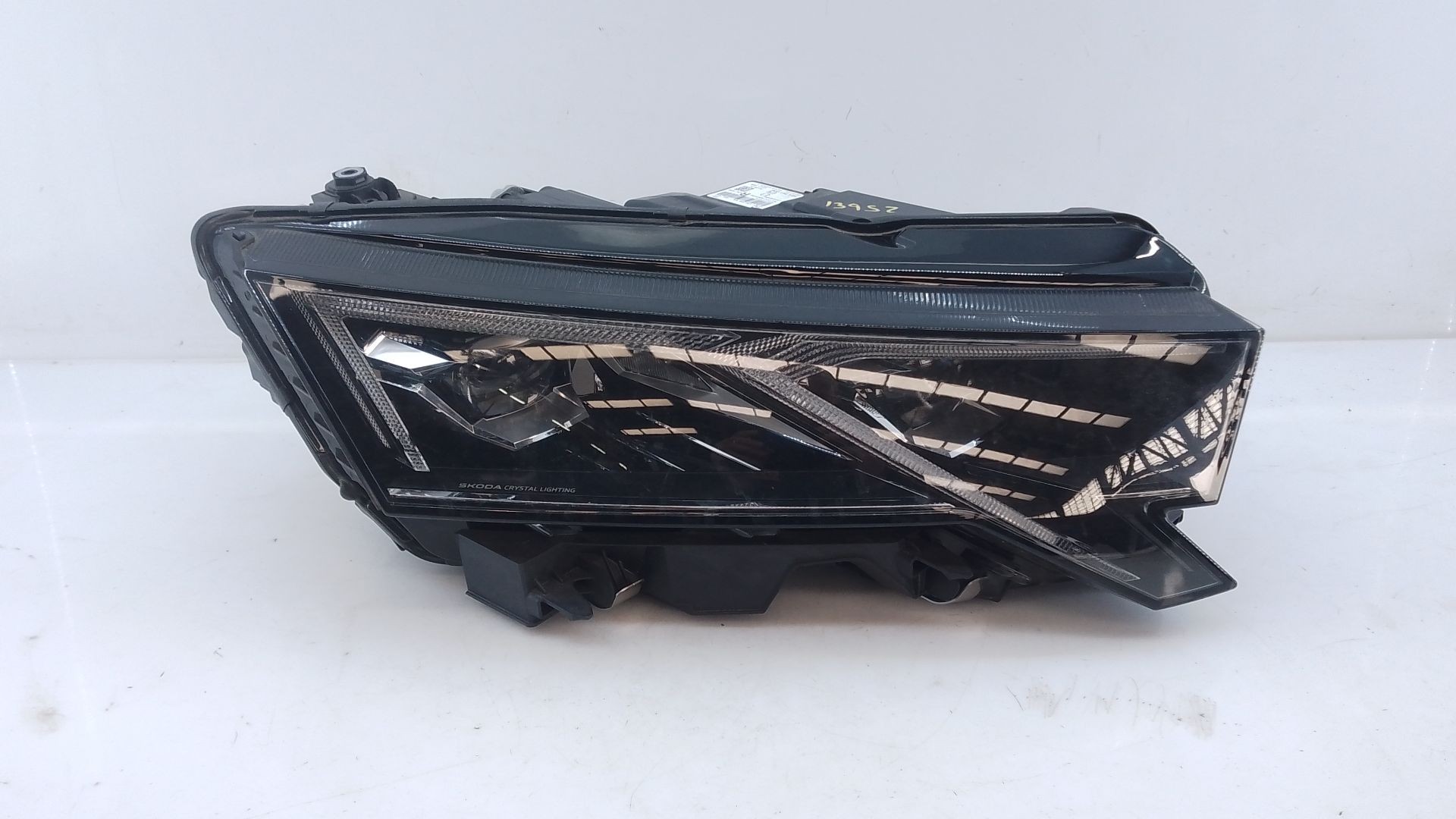 FARO DERECHO XENON SKODA OCTAVIA IV NX3 VRS 2.0 TSI 5E4941036 / E1-A5-27-1 5E4941036E1A5271 - Vista 2