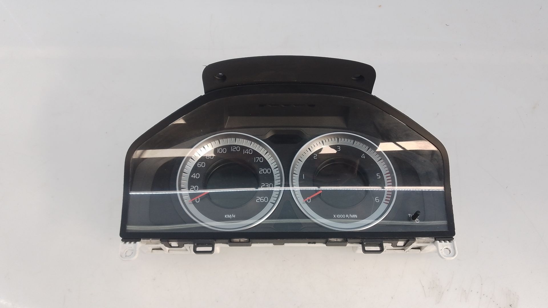 CUADRO INSTRUMENTOS VOLVO XC60 I SUV (156) 31343325AA / E3-B5-22-4 / 69799610U 31343325AAE3B522469799610U