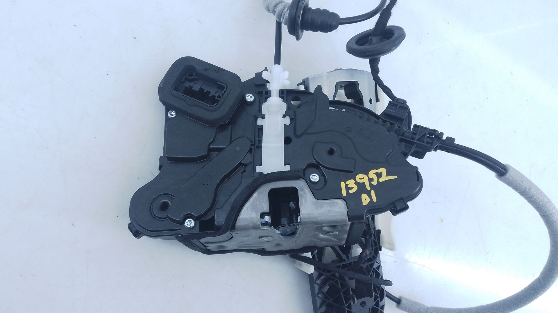 CERRADURA PUERTA DELANTERA IZQUIERDA SKODA OCTAVIA IV NX3 VRS 2.0 TSI 3J1837015A / E1-A5-12-1 3J1837015AE1A5121 - Vista 3