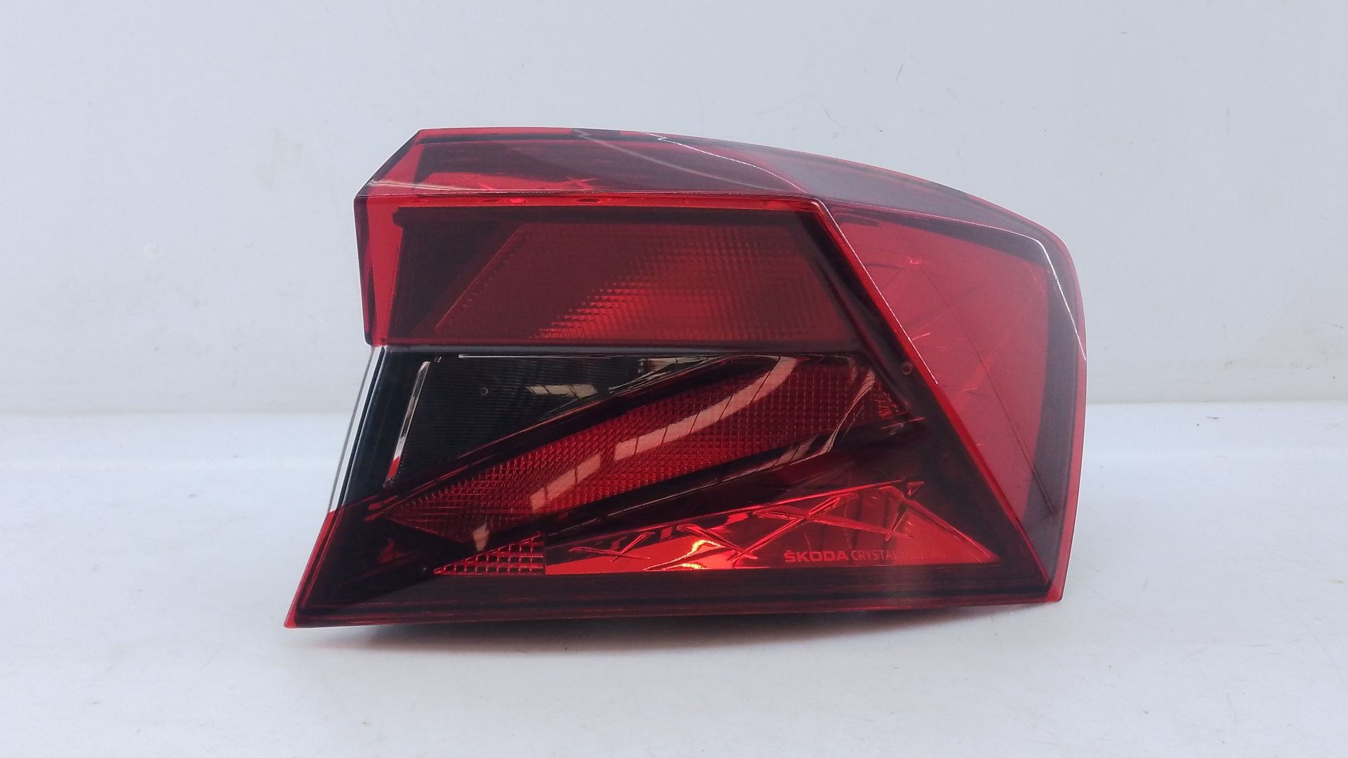 PILOTO TRASERO DERECHO SKODA FABIA IV (PJ3) 6VE945096 / E1-A5-23-1 6VE945096E1A5231