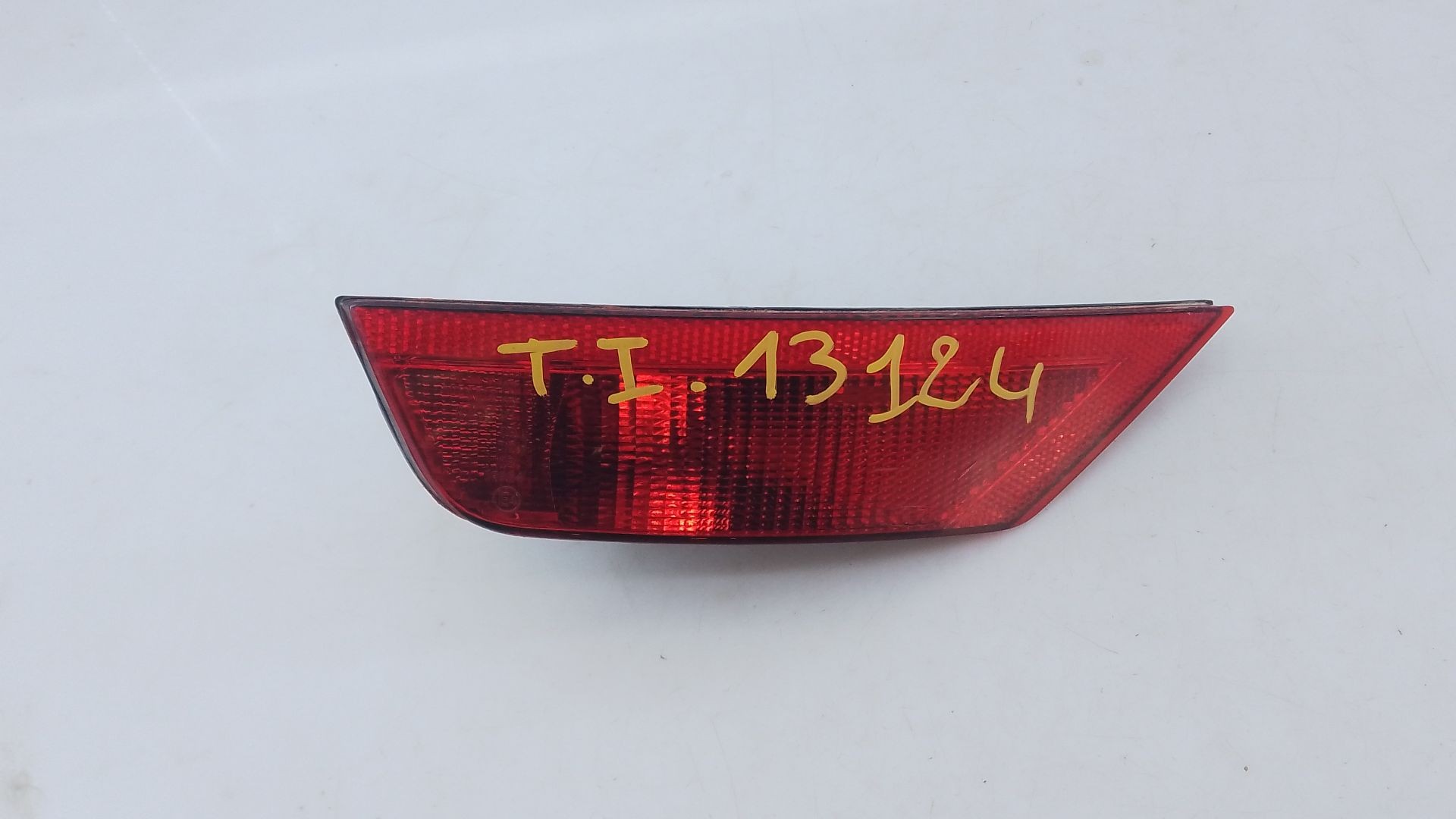 PILOTO TRASERO IZQUIERDO PARAGOLPES FORD KUGA II (DM2) 90023296 / E2-B3-9-2 90023296E2B392