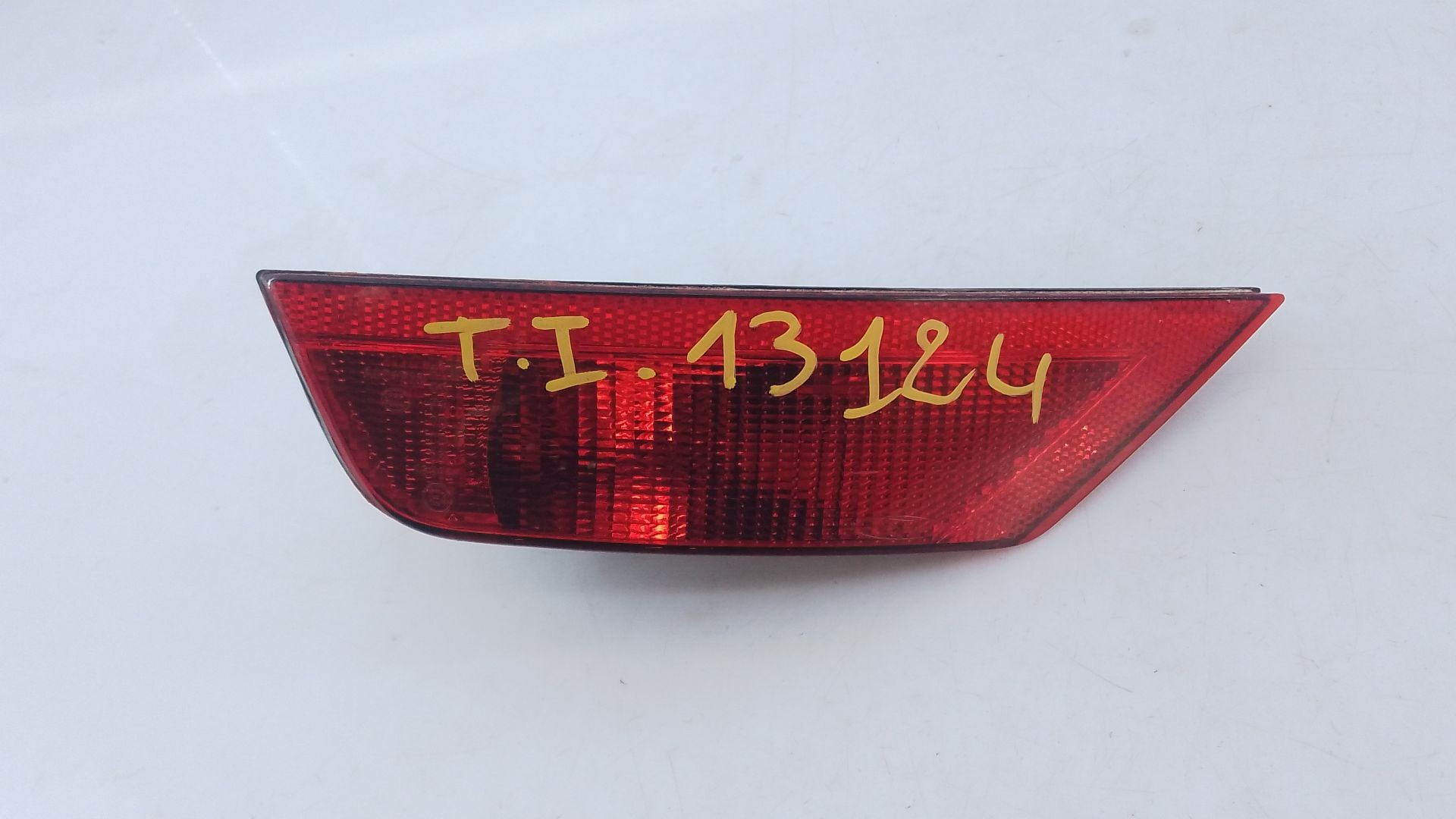 PILOTO TRASERO IZQUIERDO PARAGOLPES FORD KUGA II (DM2) 90023296 / E2-B3-9-2 90023296E2B392 - Vista 2