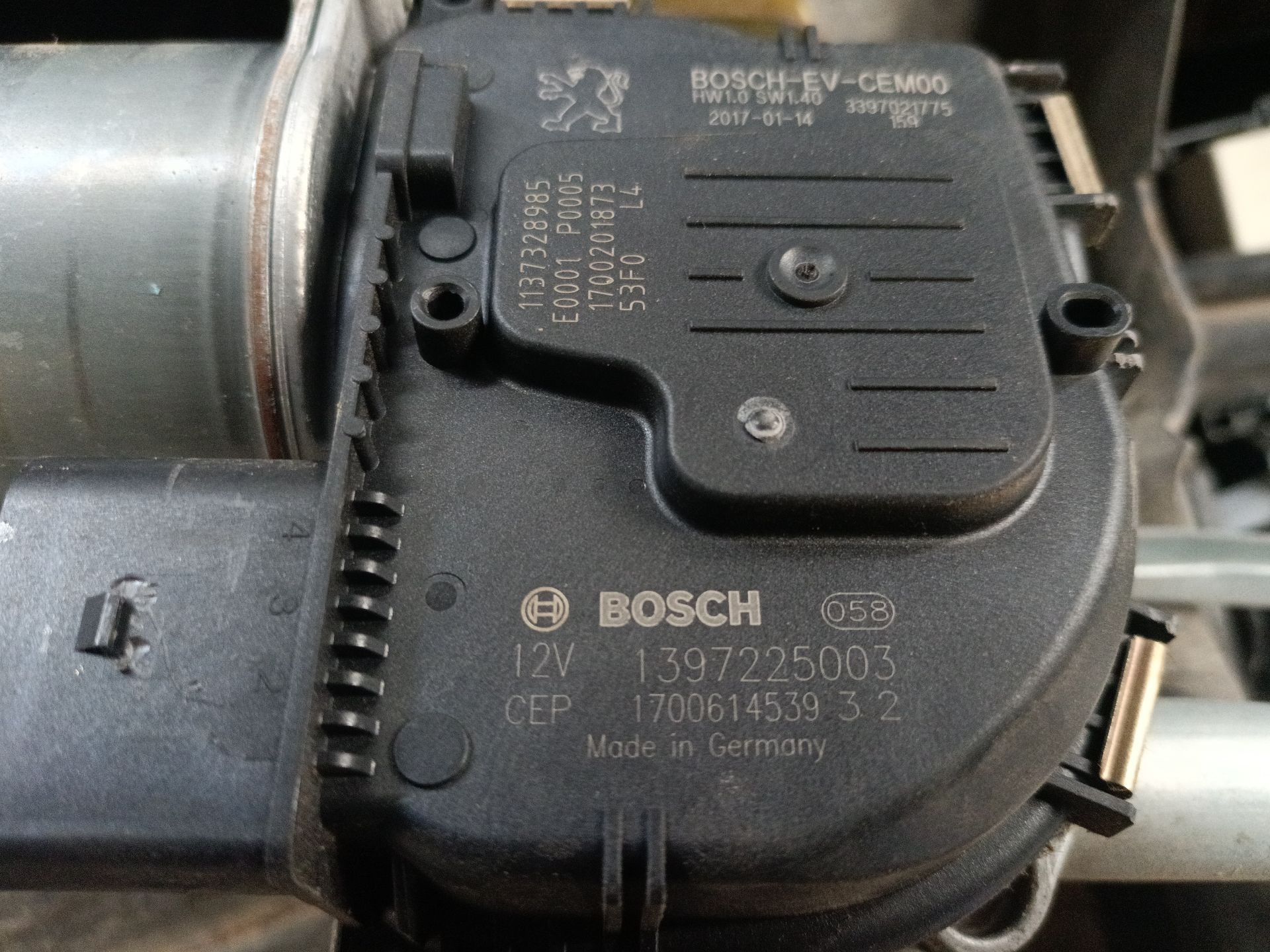 MOTOR LIMPIA DELANTERO PEUGEOT 3008 II SUV (MC_, MR_, MJ_, M4_) 1397225003 / 3397021775 13972250033397021775 - Vista 2