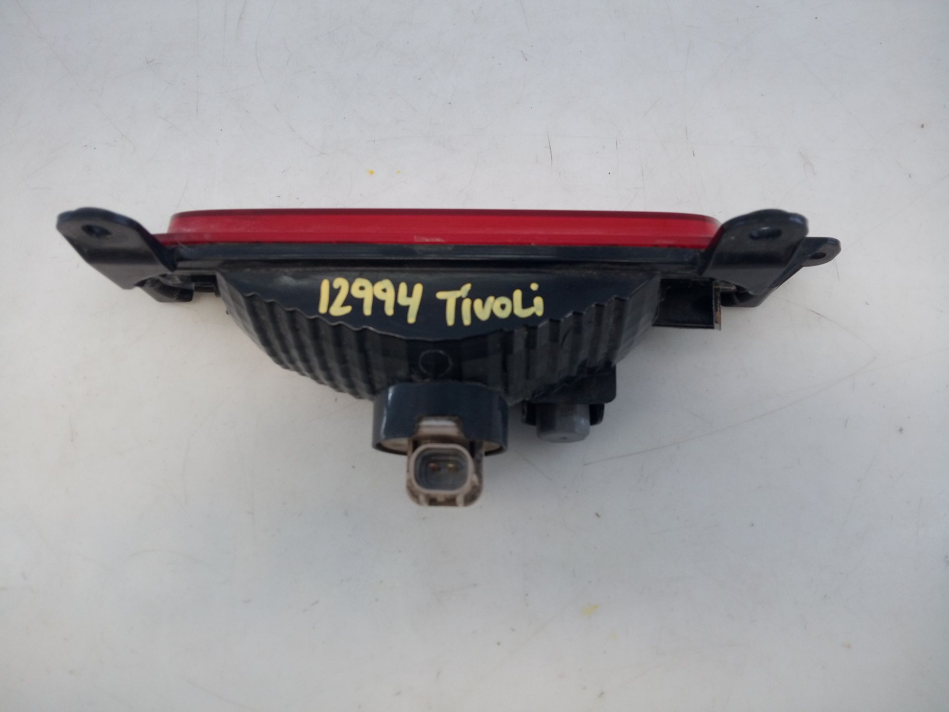 PILOTO TRASERO CENTRAL SSANGYONG TIVOLI 8386035000 / E1-B3-51-2 8386035000E1B3512 - Vista 3