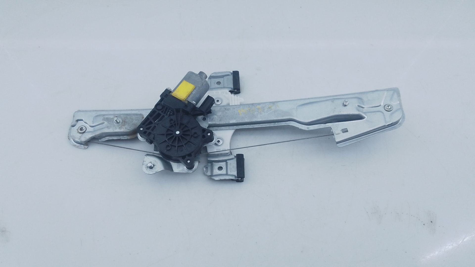 ELEVALUNAS TRASERO IZQUIERDO SSANGYONG TIVOLI 98830X1010 / E1-B3-52-2 98830X1010E1B3522