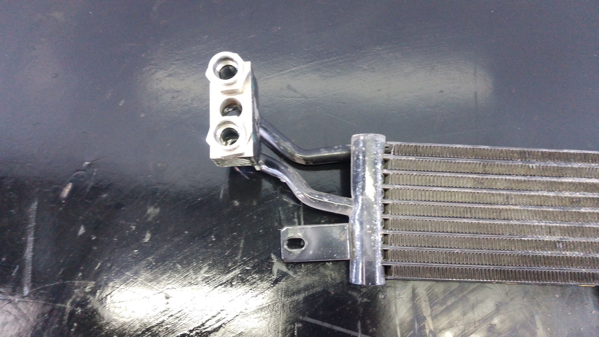 RADIADOR ACEITE JEEP WRANGLER IV (JL) T19534C / P2-A11-12 / T19534C210205A T19534CP2A1112T19534C210205A - Vista 3