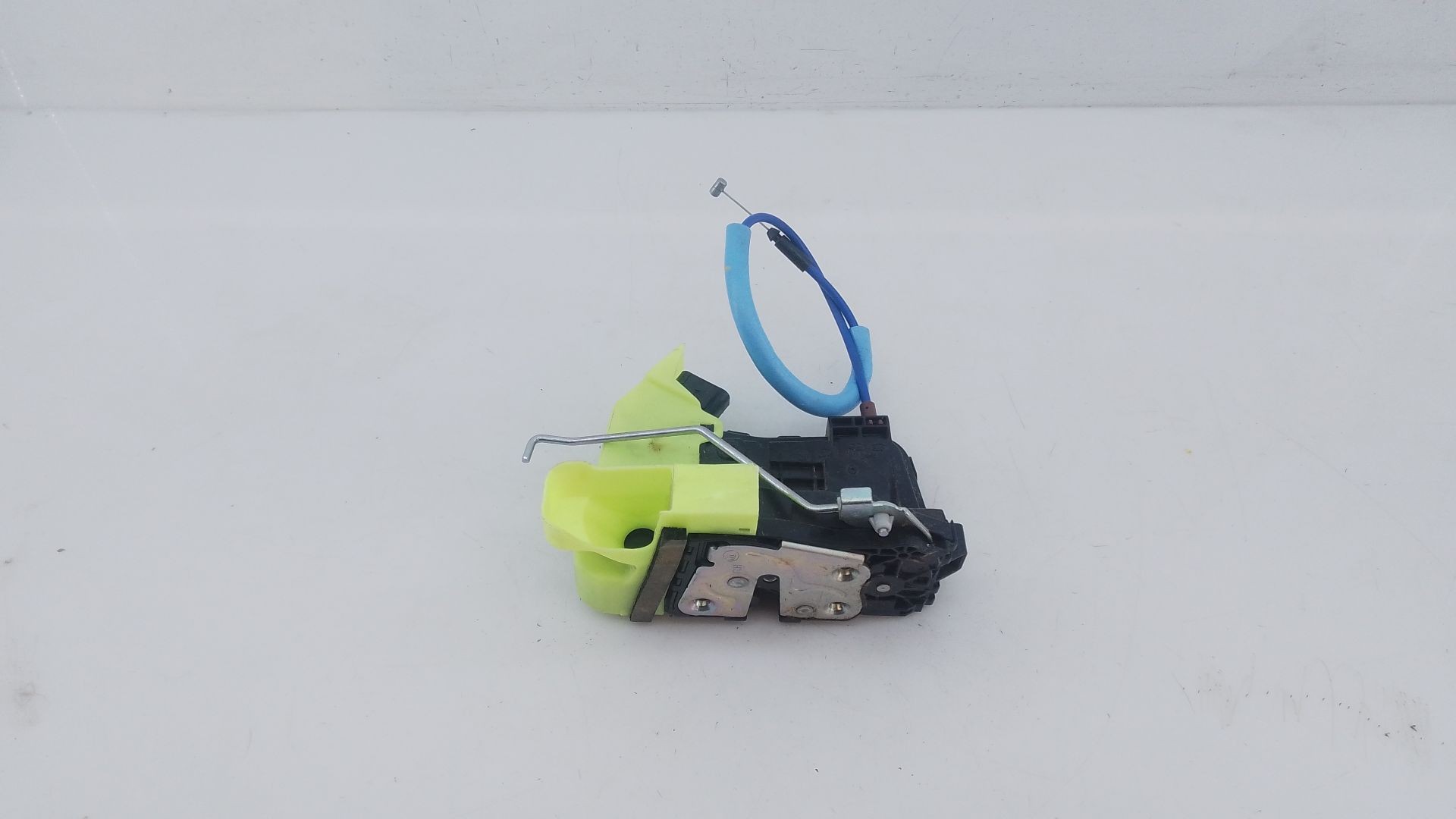 CERRADURA PUERTA DELANTERA DERECHA KIA SPORTAGE 1.6 CRDI MHEV 81320R2000 / E2-B5-10-2 81320R2000E2B5102
