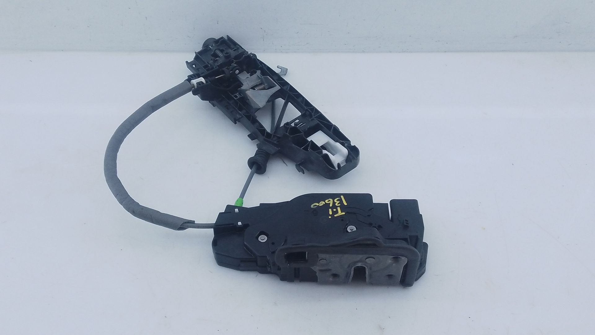 CERRADURA PUERTA TRASERA IZQUIERDA MERCEDES-BENZ CLA Shooting Brake (X118) A099730200 / E1-A2-8-2 A099730200E1A282