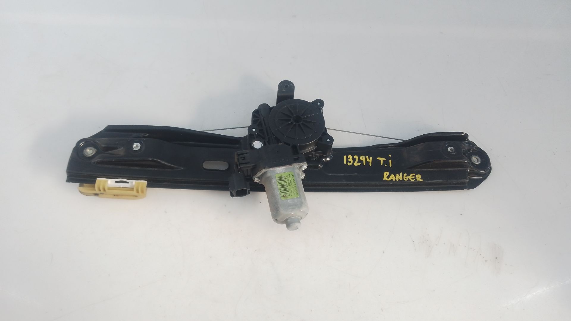 ELEVALUNAS TRASERO IZQUIERDO FORD RANGER (TKE) 918969103 / E2-B3-20-2 918969103E2B3202