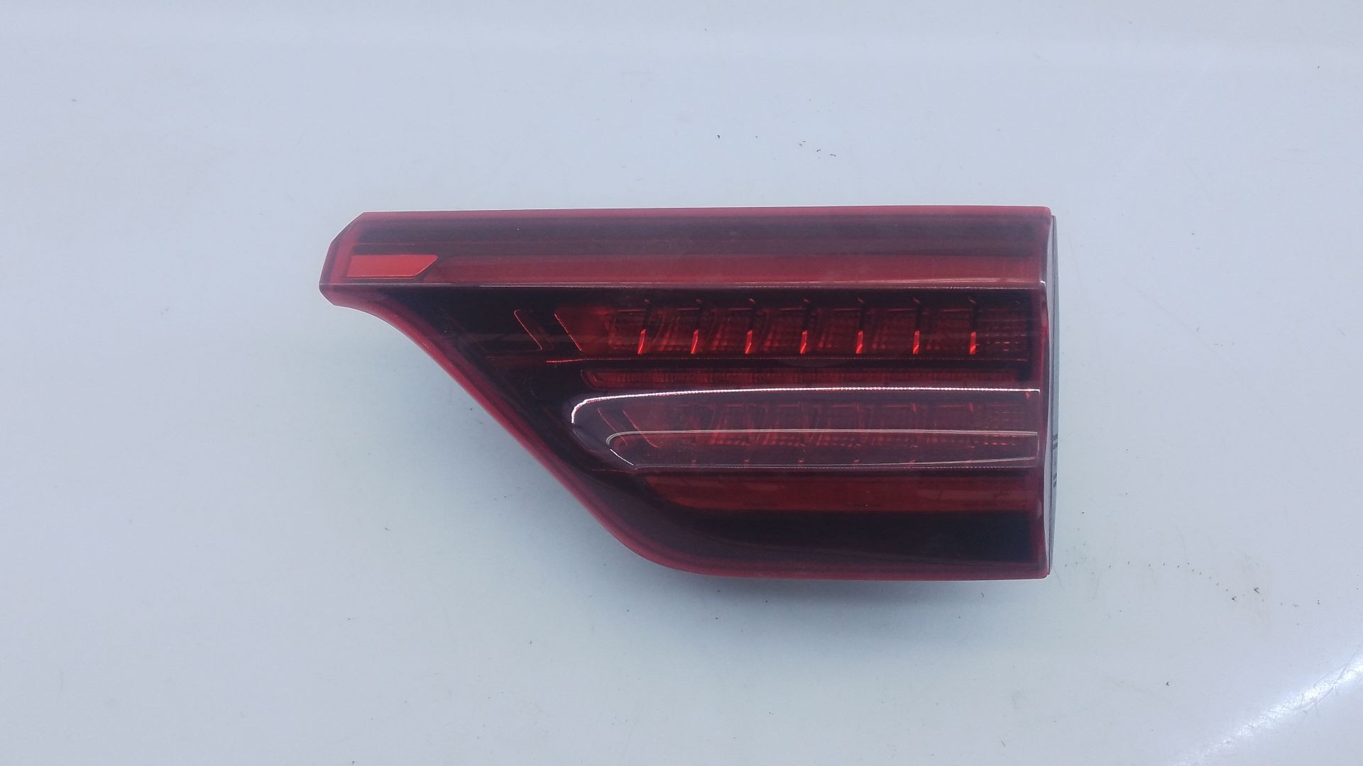 PILOTO TRASERO DERECHO PORTON KIA SPORTAGE 92406F1600 / E2-B5-8-1 92406F1600E2B581