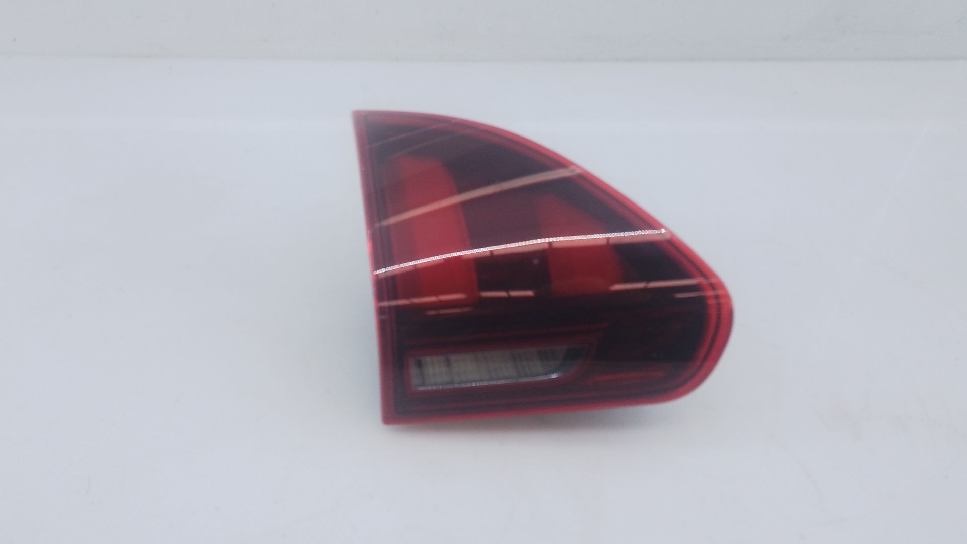 PILOTO TRASERO IZQUIERDO PORTON PEUGEOT 2008 I (CU_) 9814758480 / E1-A4-11-1 9814758480E1A4111