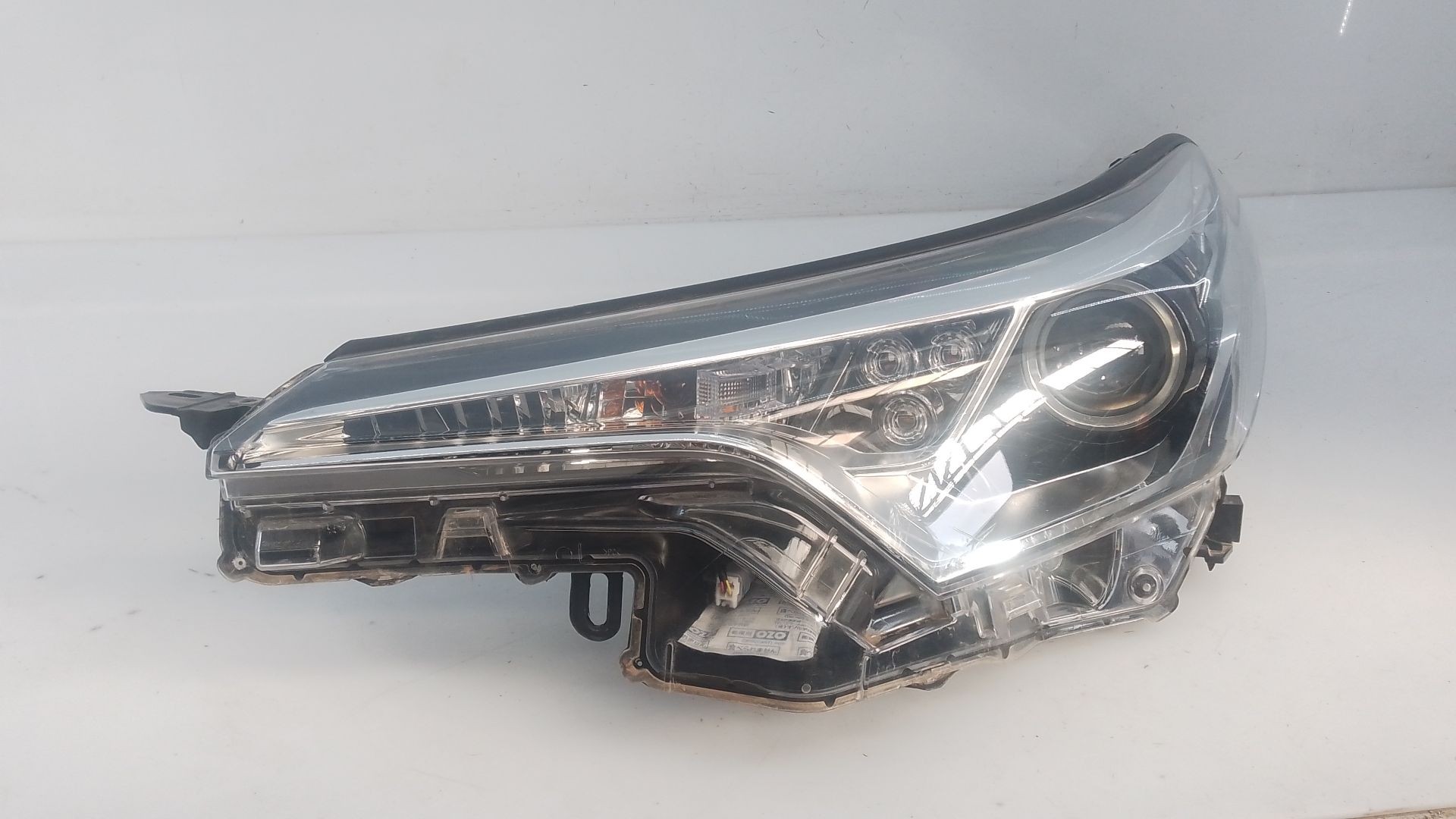 FARO IZQUIERDO TOYOTA C-HR 81150F403100 / E2-B4-24-2 81150F403100E2B4242 - Vista 2