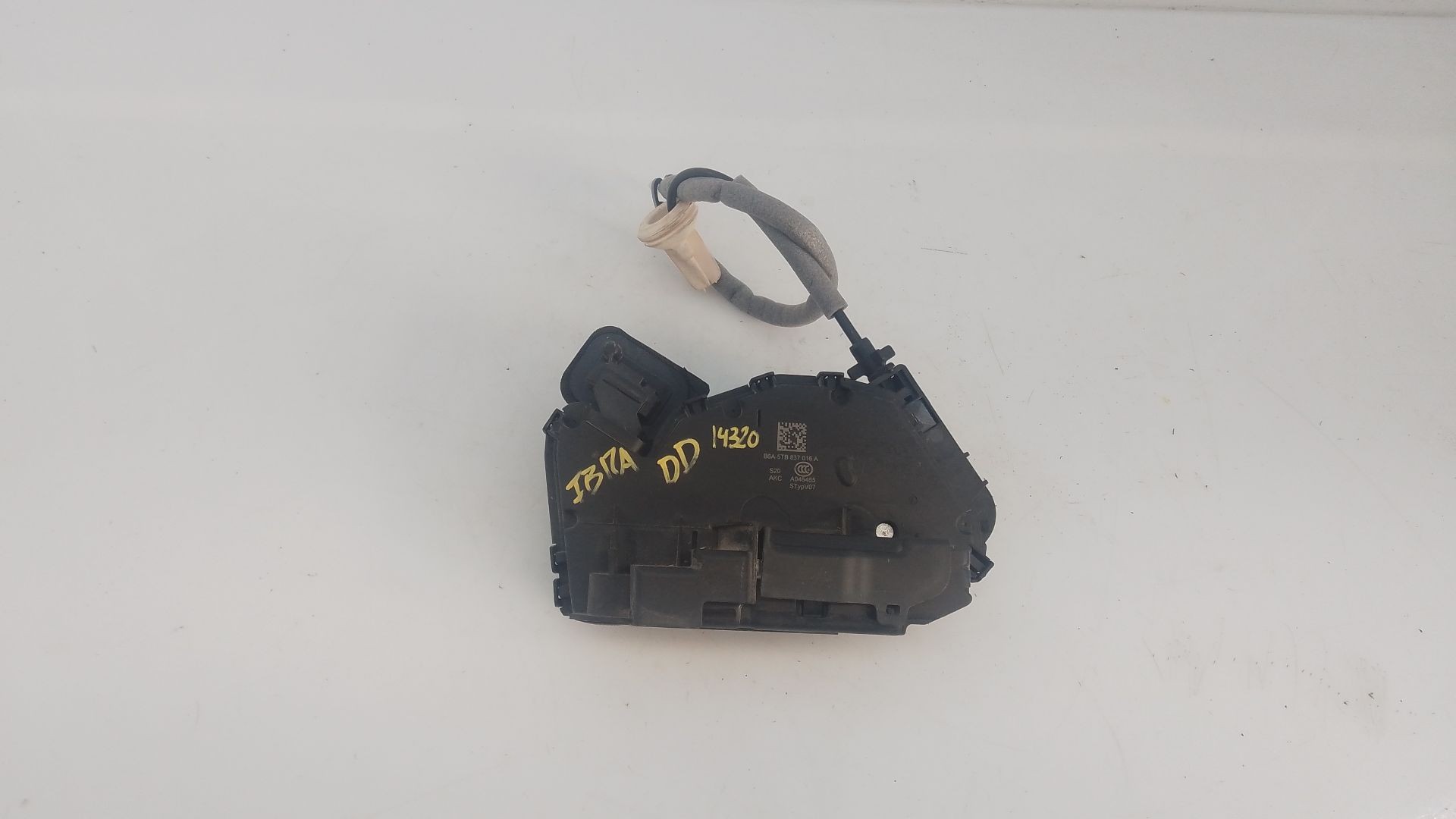 CERRADURA PUERTA DELANTERA DERECHA SEAT IBIZA V (KJ1, KJG) 5TB837016A / E1-B6-8-1 5TB837016AE1B681