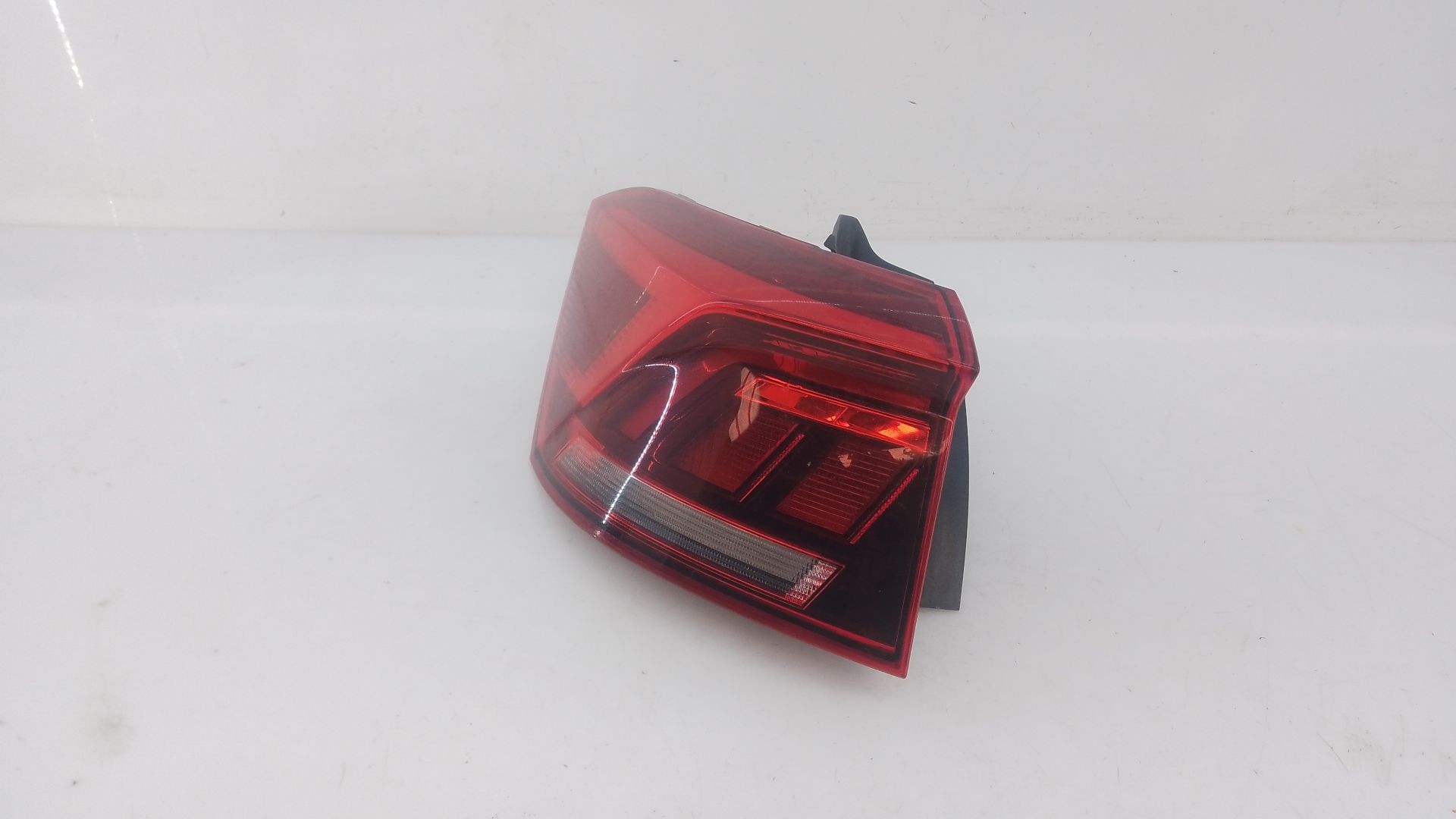 PILOTO TRASERO IZQUIERDO VOLKSWAGEN T-ROC (A11, D11) 2GA945095D / E1-B2-11-1 2GA945095DE1B2111 - Vista 2