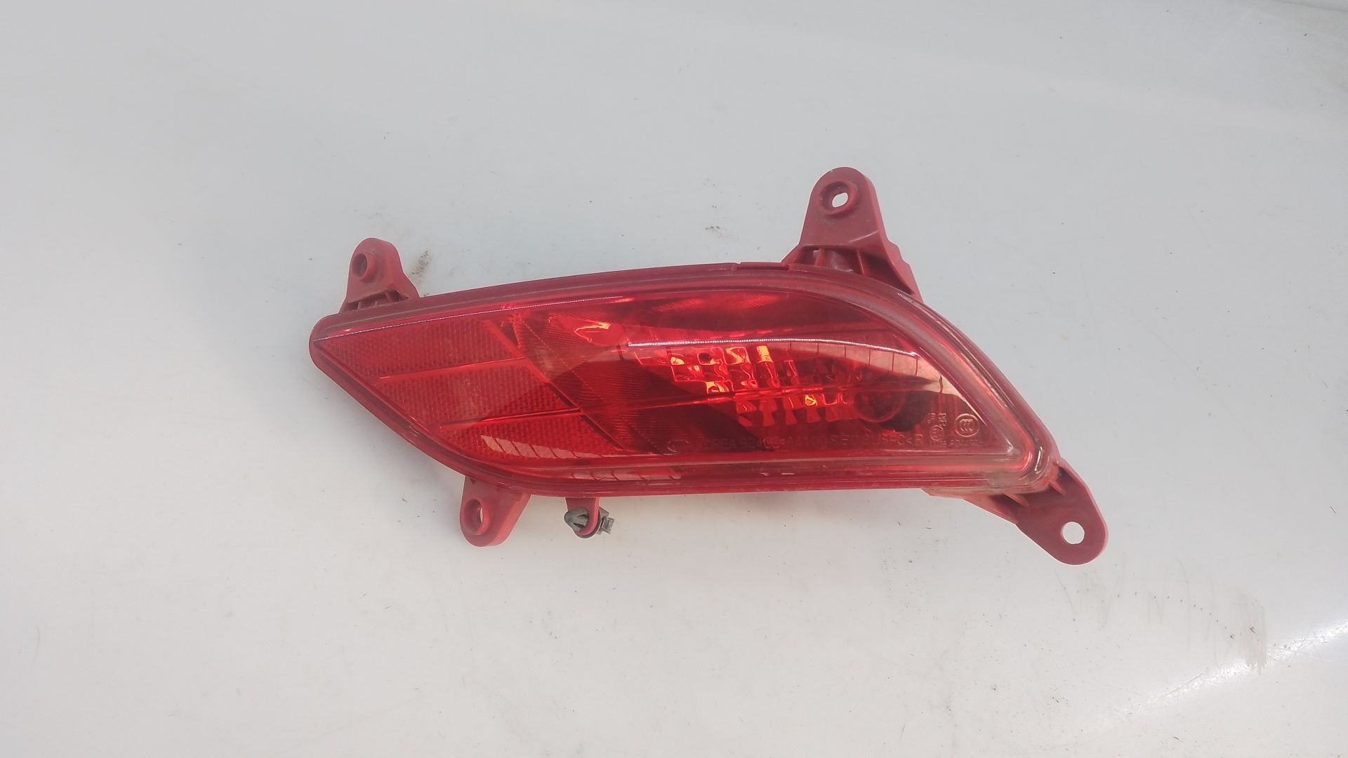 PILOTO TRASERO DERECHO DE PARAGOLPES KIA CARENS IV E2-B5-3-1 E2B531