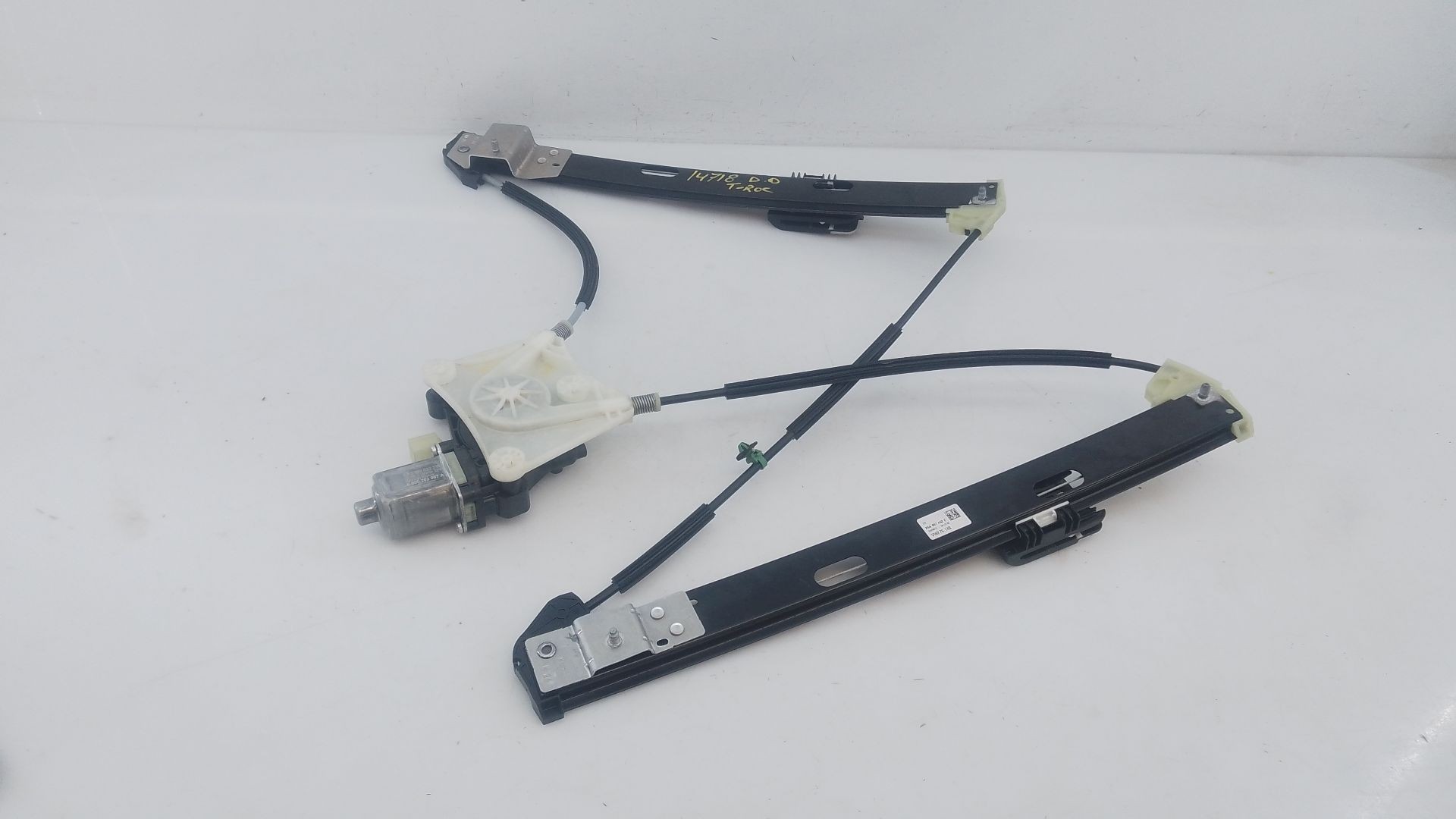 ELEVALUNAS DELANTERO DERECHO VOLKSWAGEN T-ROC (A11, D11) 5Q0959801A / E1-B2-4-2 5Q0959801AE1B242