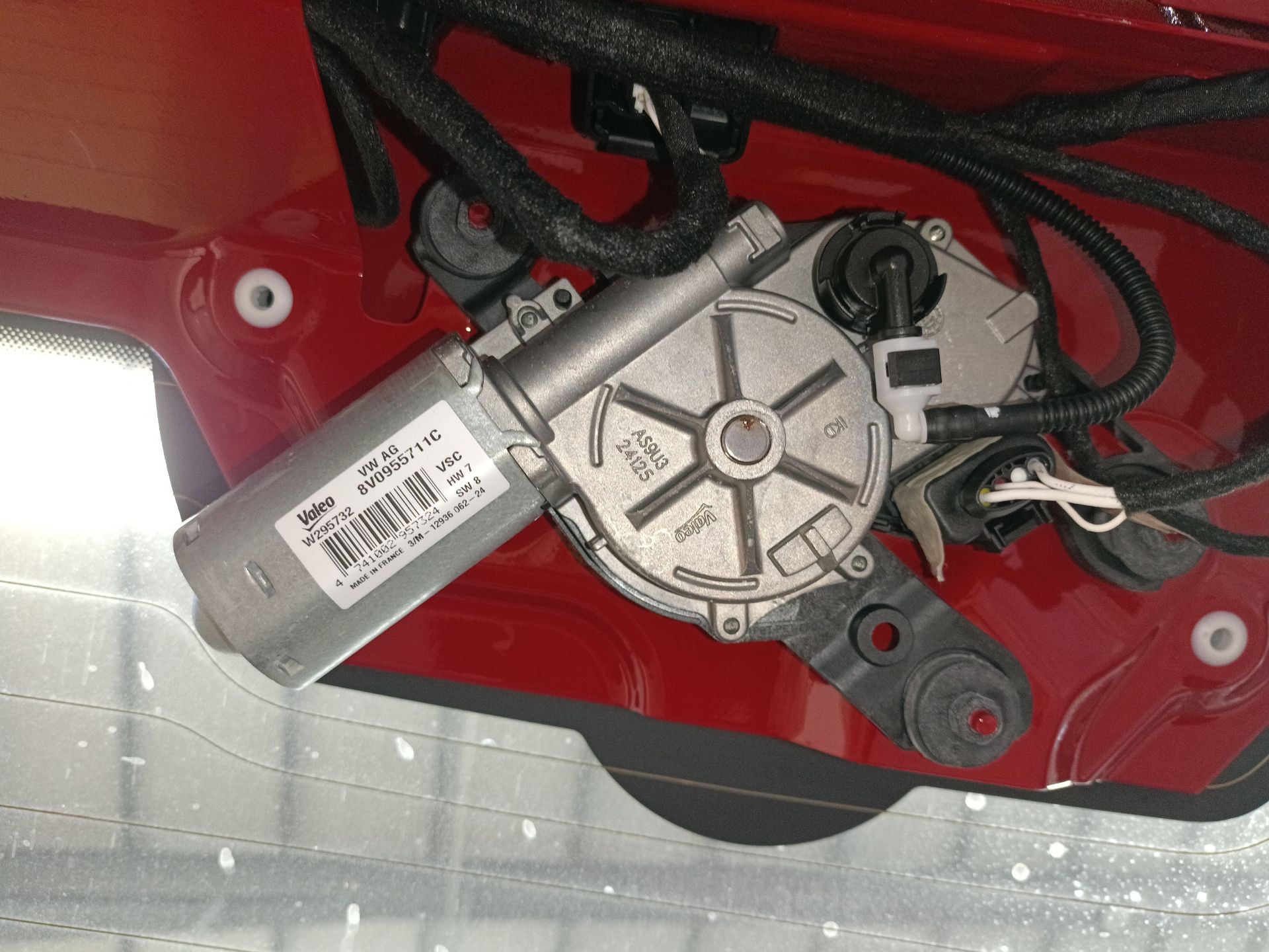 MOTOR LIMPIA TRASERO VOLKSWAGEN CADDY V Furgón/monospace (SBA, SBH) 8V0955711C / E1-B2-31-2 8V0955711CE1B2312 - Vista 2