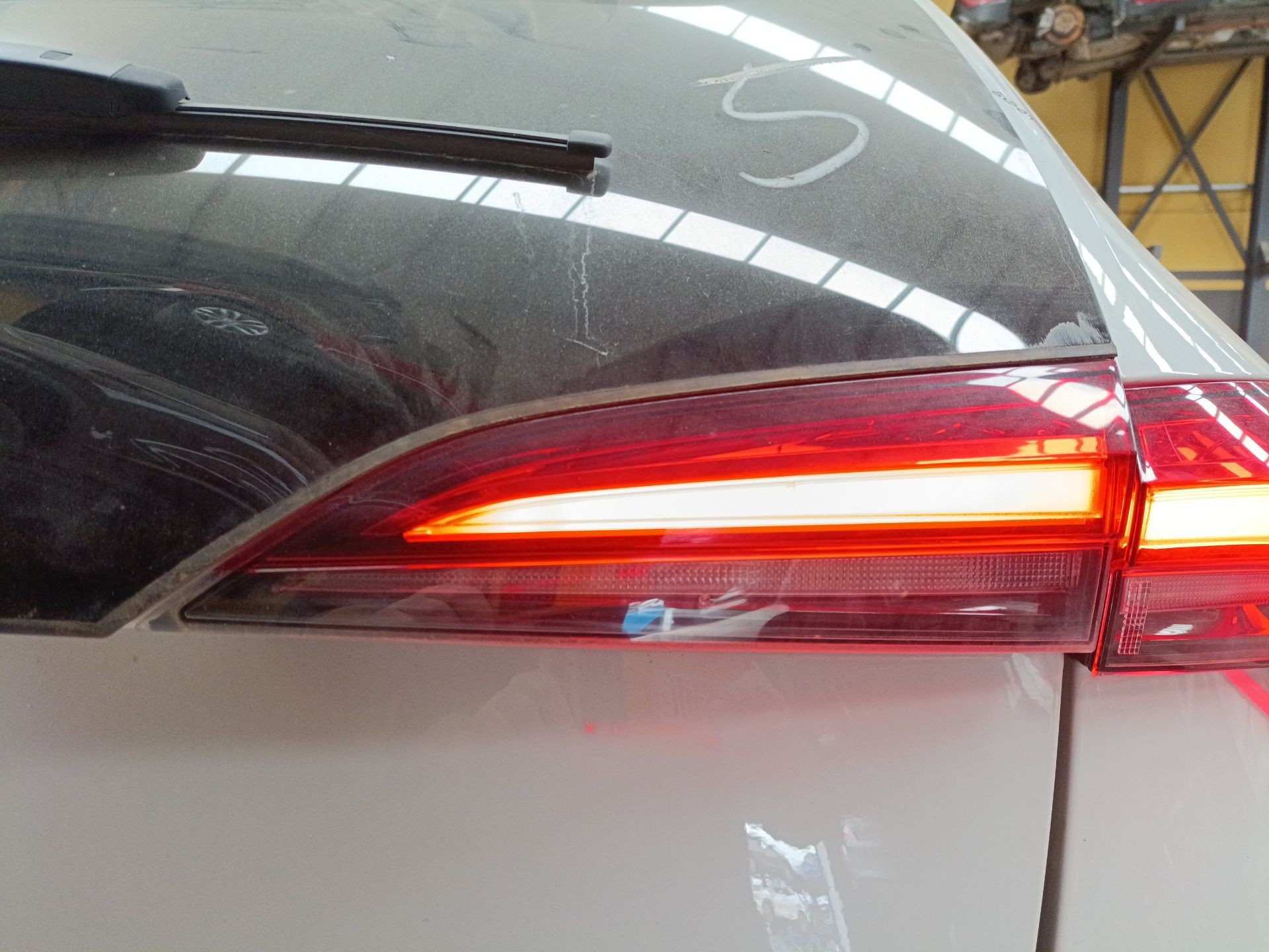 PILOTO TRASERO DERECHO PORTON SKODA SCALA (NW1) 657945308A / E1-A5-3-1 657945308AE1A531 - Vista 2