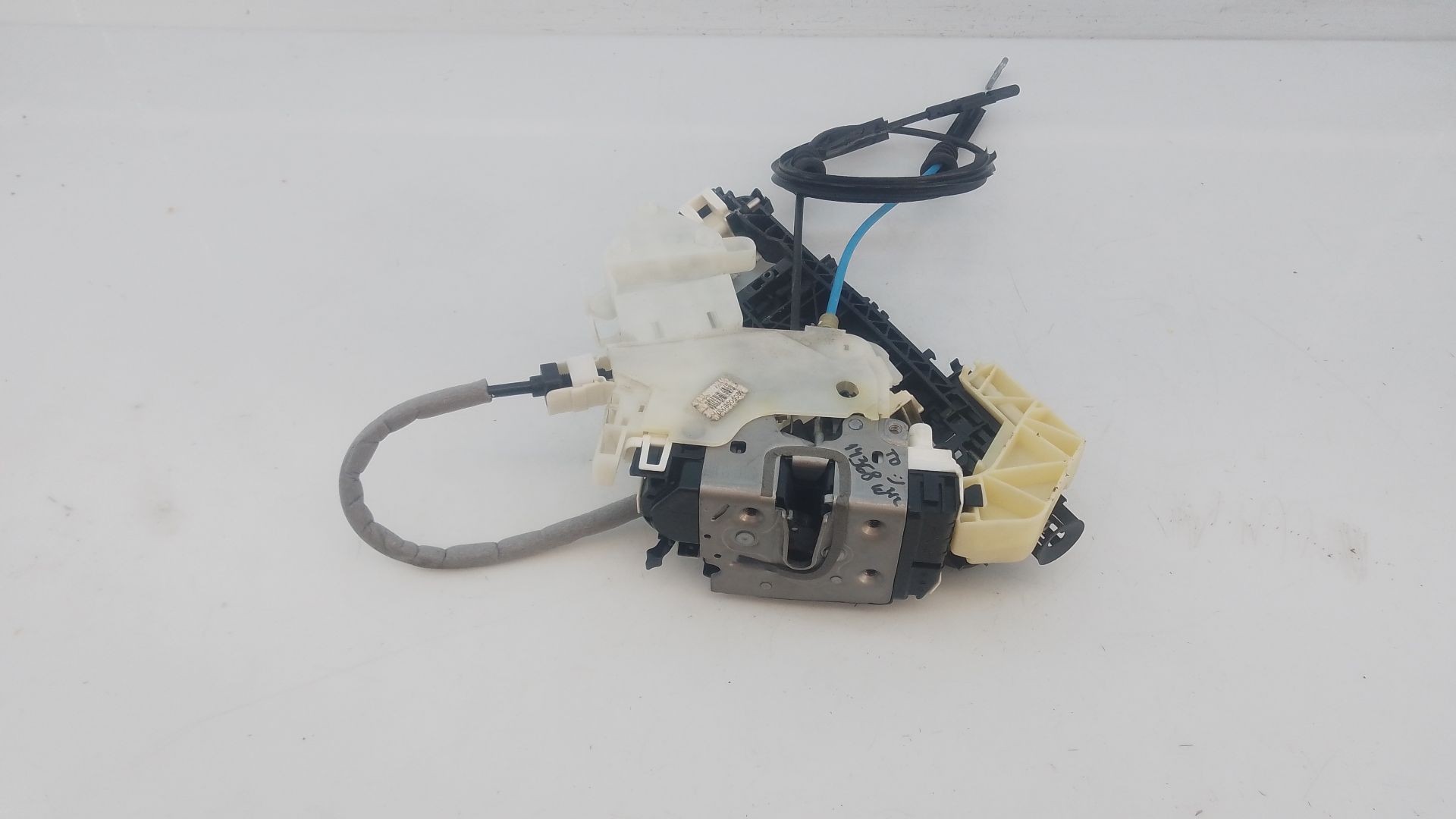 CERRADURA PUERTA TRASERA DERECHA MERCEDES-BENZ CLASE E (W212) A2047304035 / E1-A2-52-2 A2047304035E1A2522