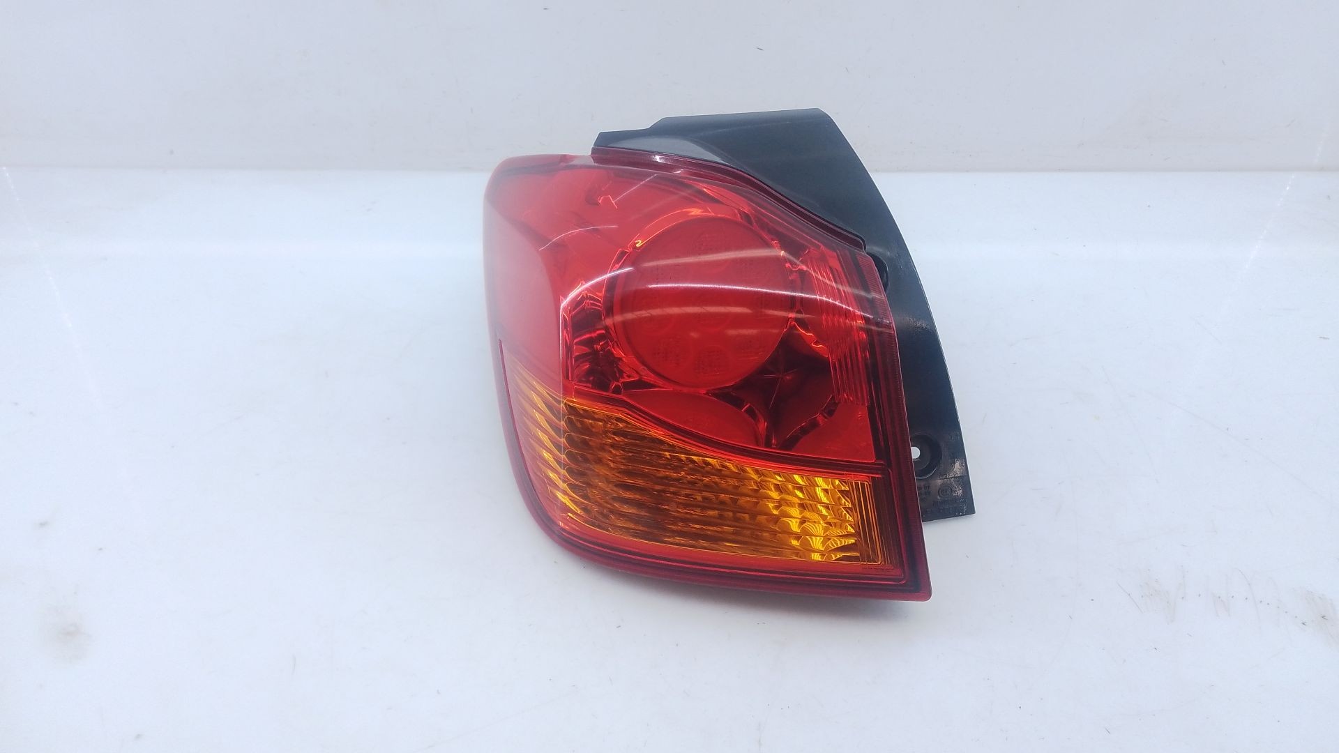 PILOTO TRASERO IZQUIERDO MITSUBISHI ASX (GA0W) E2-B4-19-1 E2B4191