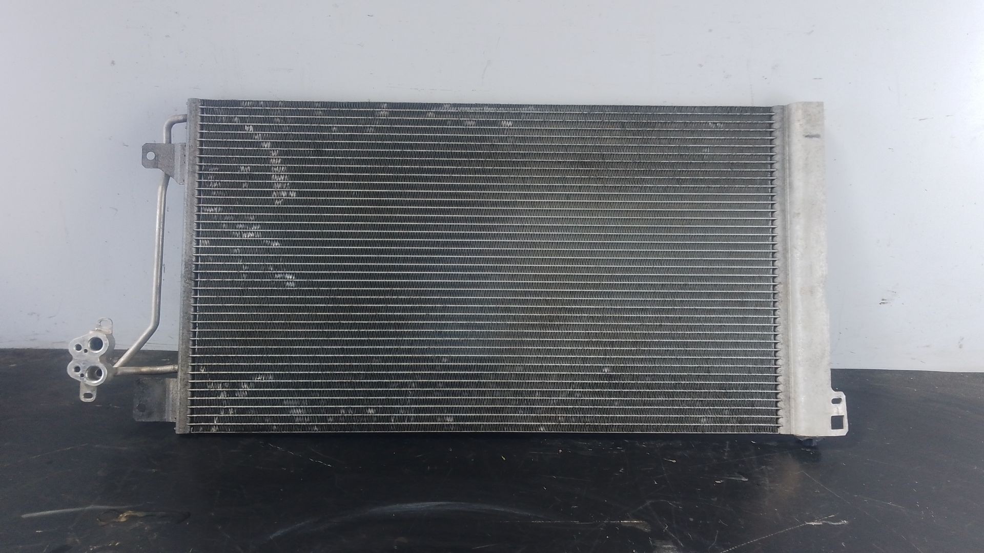 CONDENSADOR / RADIADOR AIRE ACONDICIONADO VOLKSWAGEN MULTIVAN T5 (7HM, 7HN, 7HF, 7EF, 7EM, 7EN) 7H0820411D / P2-B5-14 7H0820411DP2B514 - Vista 2