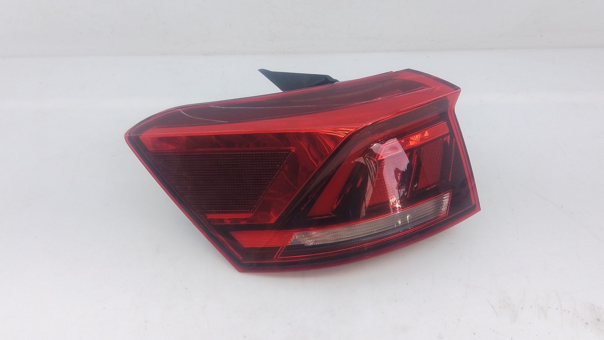 PILOTO TRASERO IZQUIERDO VOLKSWAGEN T-ROC (A11, D11) 2GA945095D / E1-B2-3-2 2GA945095DE1B232 - Vista 2