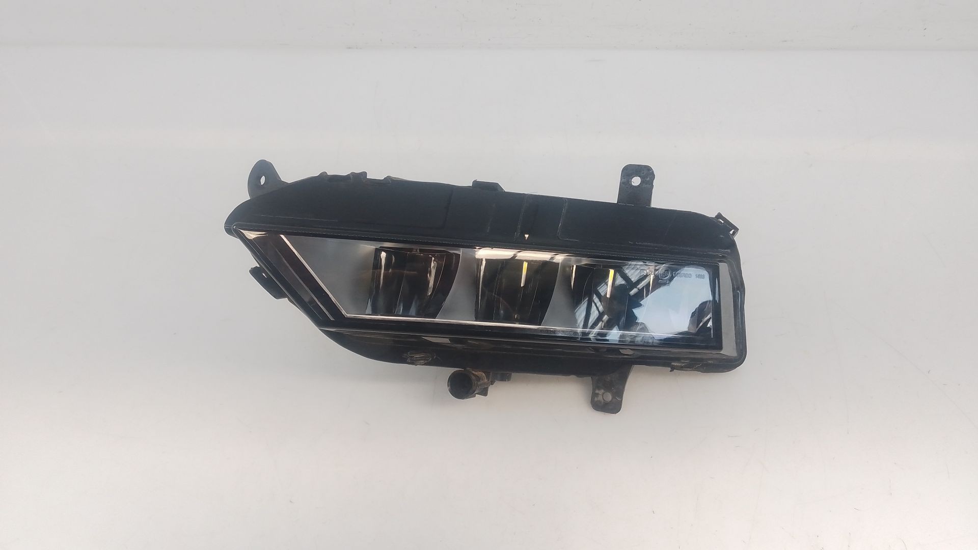 FARO ANTINIEBLA IZQUIERDO SKODA KAMIQ (NW4) 657941699A / E1-A5-3-2 657941699AE1A532