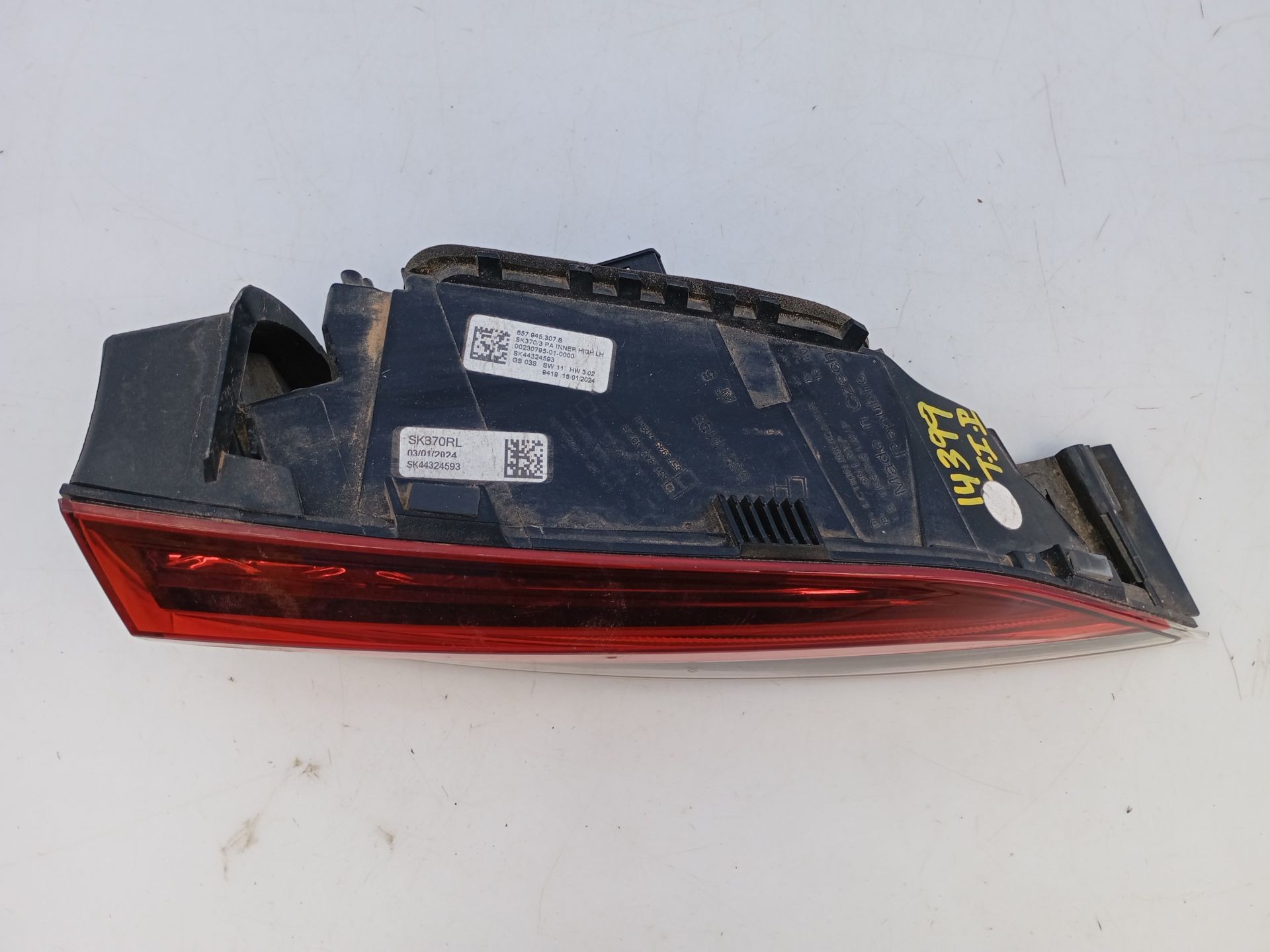 PILOTO TRASERO IZQUIERDO PORTON SKODA SCALA (NW1) 657945307B / E1-A5-10-2 657945307BE1A5102 - Vista 3