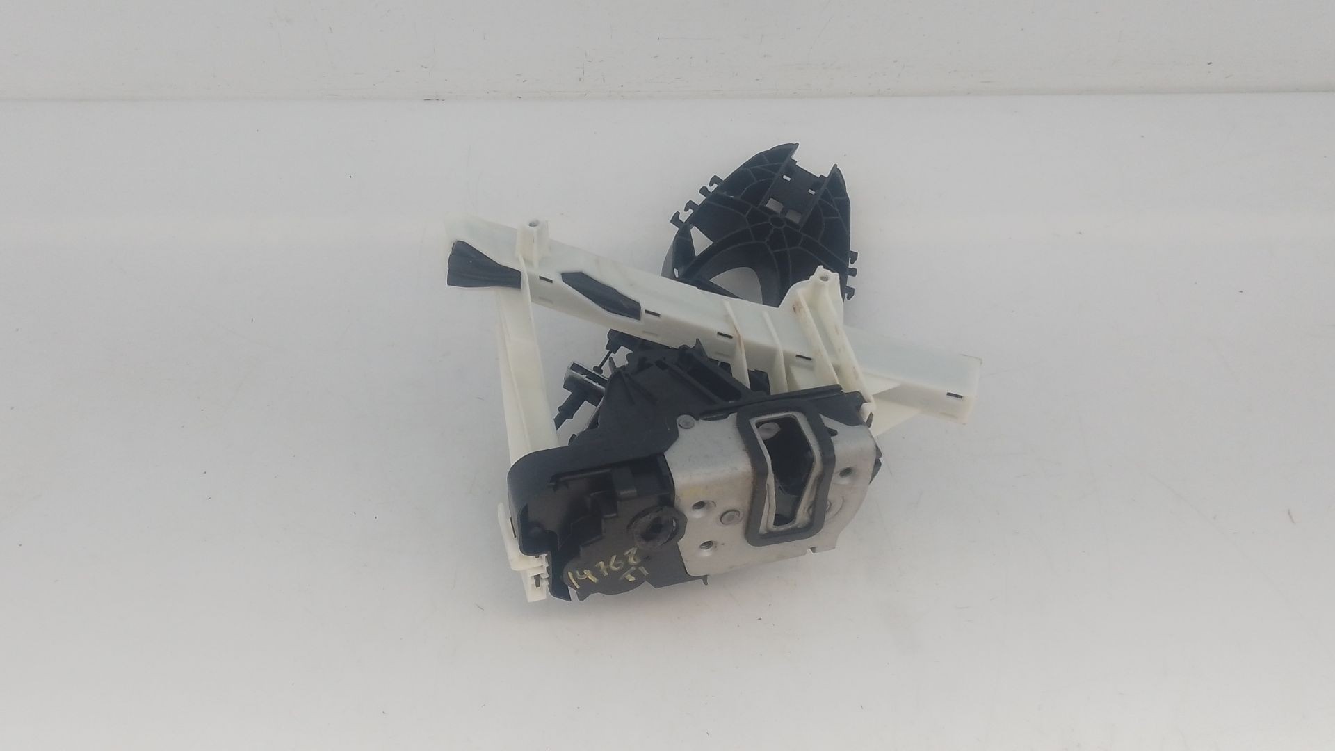 CERRADURA PUERTA TRASERA IZQUIERDA FORD PUMA (J2K, CF7) L1TBA264A27AG / E2-B3-25-1 L1TBA264A27AGE2B3251
