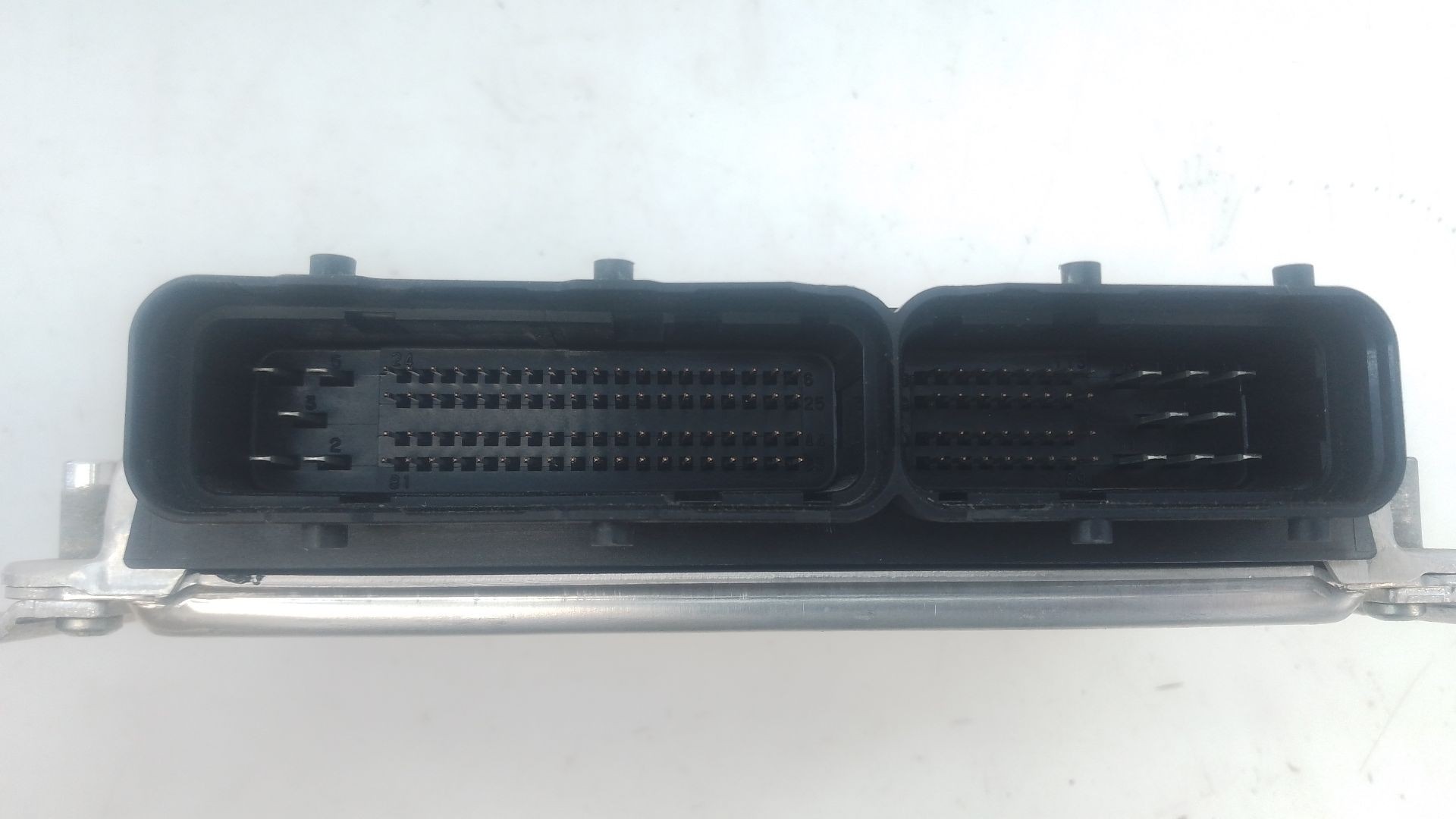 CENTRALITA MOTOR UCE KIA SORENTO I (JC) 391004A810 / E3-A3-18-4 / 0281011579 391004A810E3A31840281011579 - Vista 3