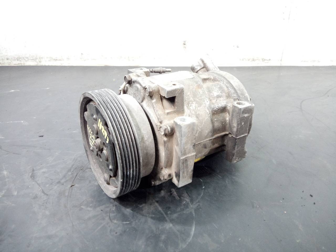 COMPRESOR AIRE ACONDICIONADO RENAULT MEGANE III SPORT TOURER 8200525884 / P3-A1-5-5 / 2024804624 8200525884P3A1552024804624 - Vista 3