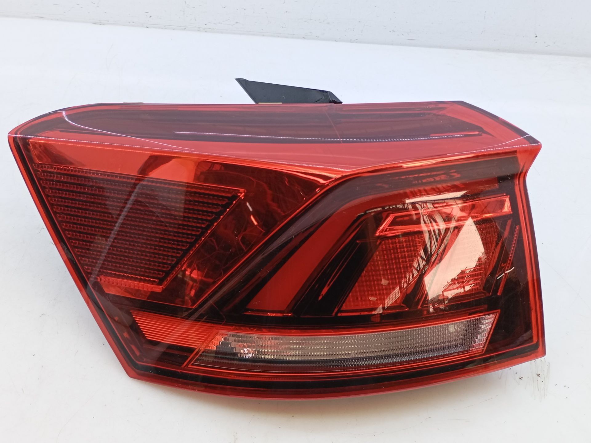PILOTO TRASERO IZQUIERDO VOLKSWAGEN T-ROC (A11, D11) 2GA945095D / E1-B6-9-1 2GA945095DE1B691