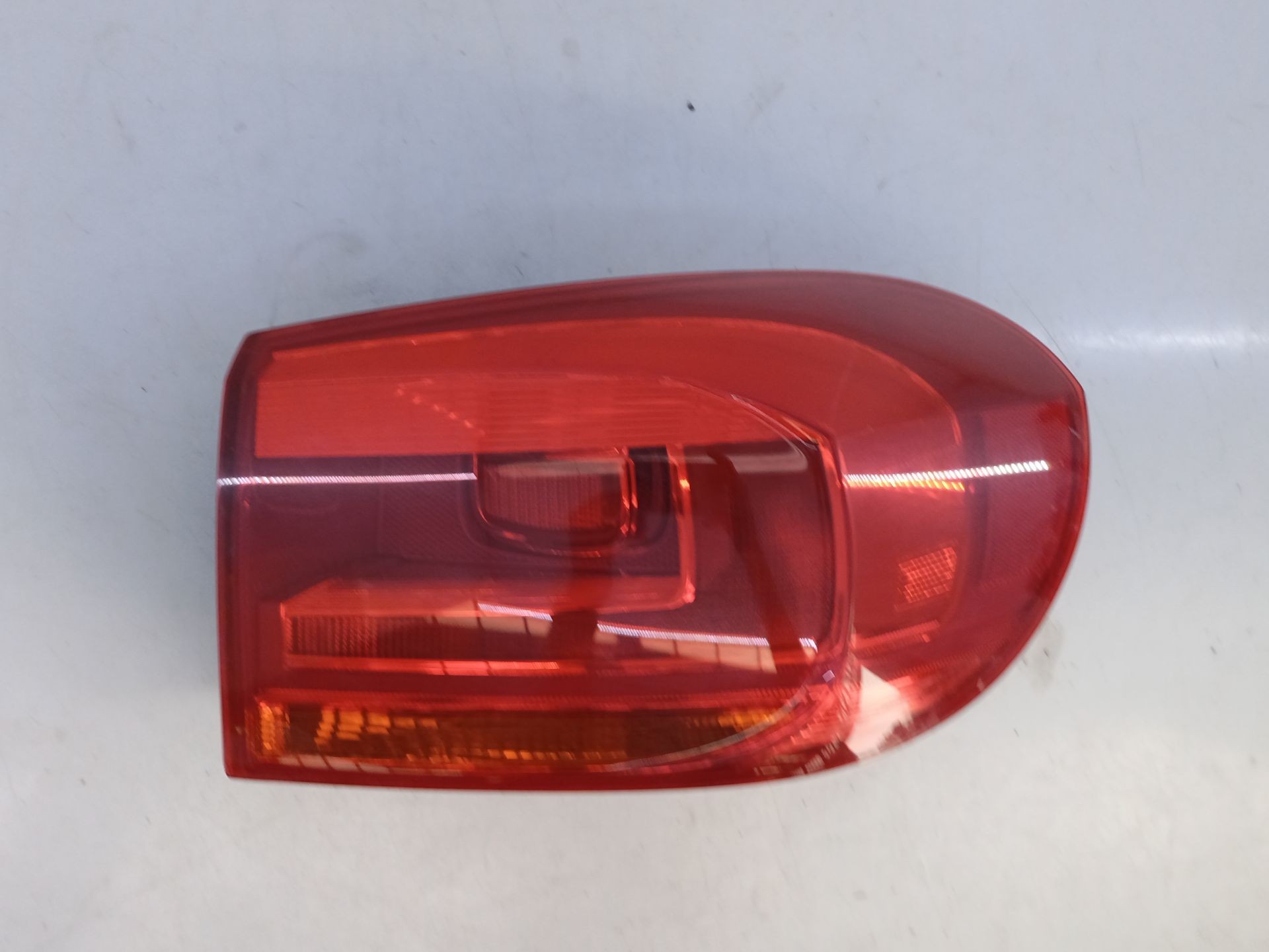 PILOTO TRASERO DERECHO VOLKSWAGEN TIGUAN (5N2) E1-B6-9-1 E1B691