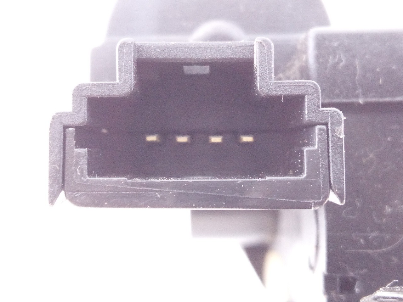 CERRADURA MALETERO / PORTON NISSAN QASHQAI (J10) 90502AV70B / E2-A1-4-2 90502AV70BE2A142 - Vista 3