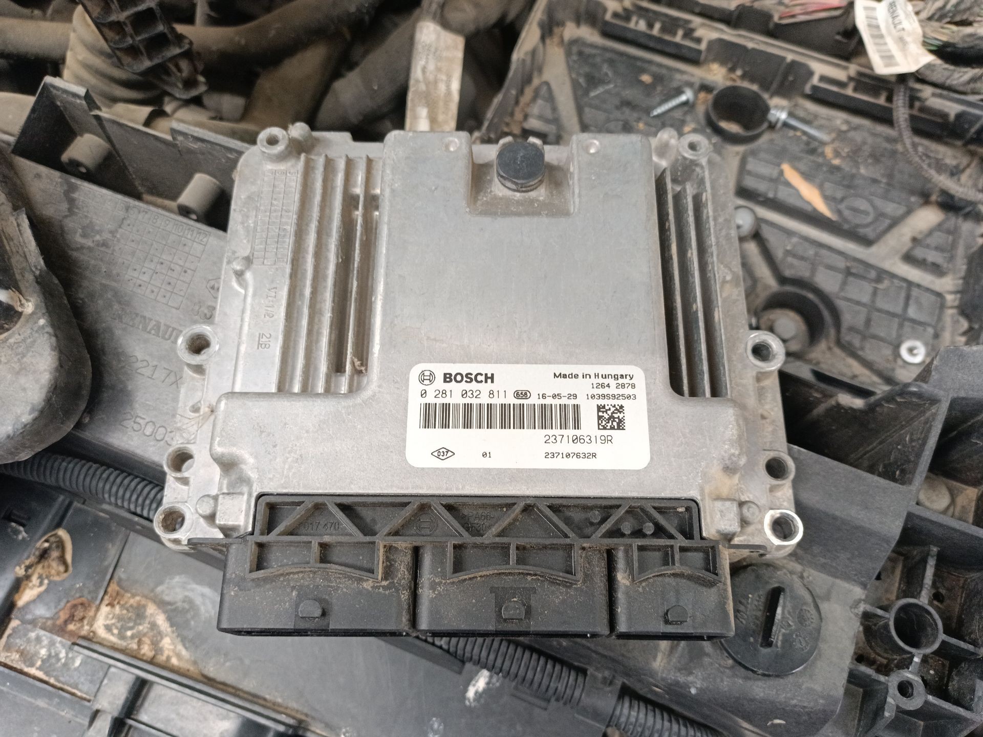 CENTRALITA MOTOR UCE RENAULT CAPTUR I (J5_, H5_) 237106319R / 0281032811 237106319R0281032811